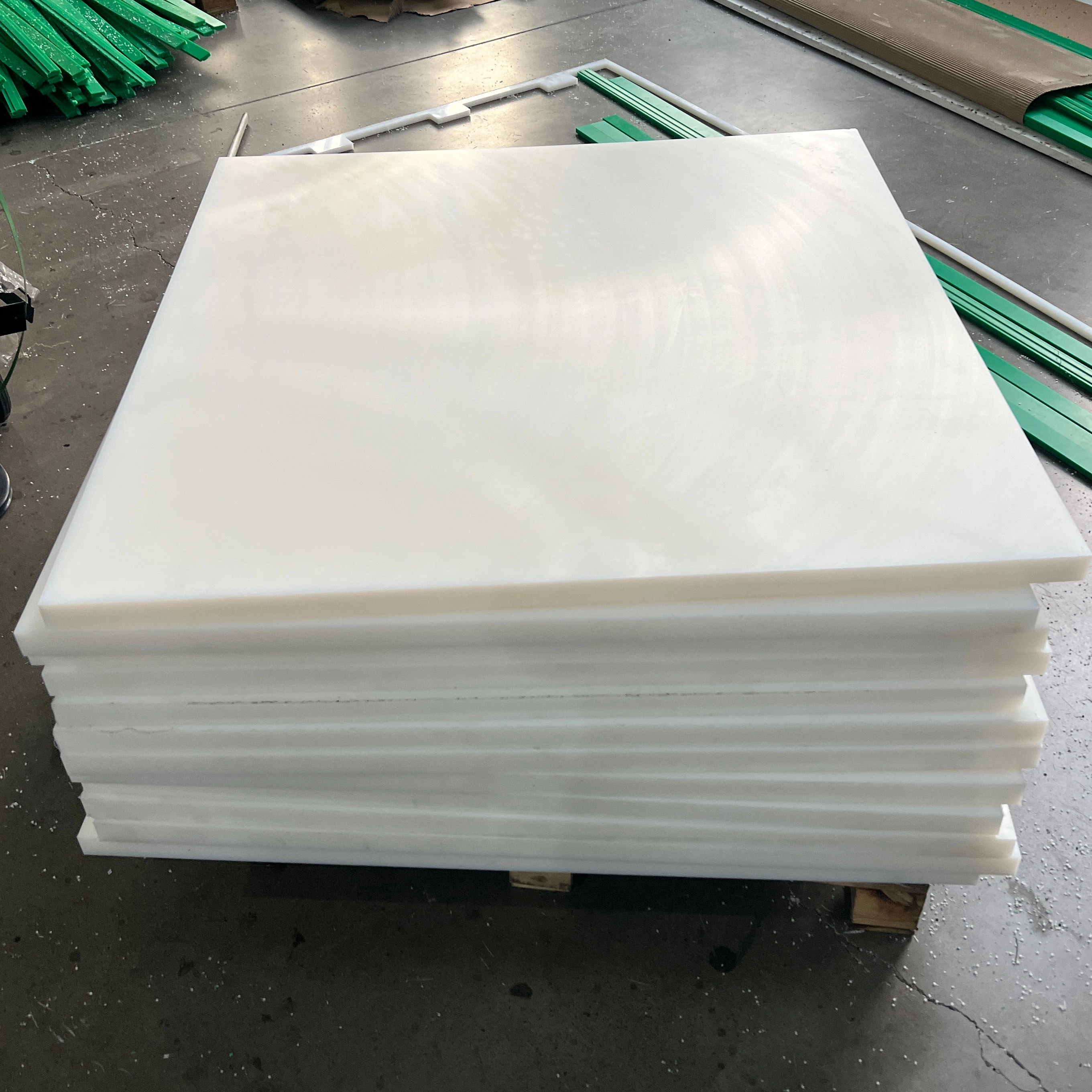 5mm 6mm 8mm 10mm 12mm 15mm 20mm 25mm PE 1000 / PE-UHMW sheets - UV Resistant