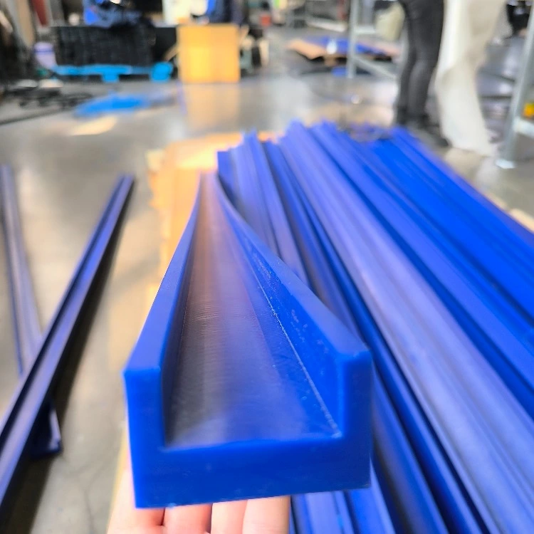 Blue Color Pe1000 Plate/Sheet 1/8'' 1/4'' 3/8'' 1/2'' 3/4'' 1'' 1.25" 1.5" Thick 1220mm×3050mm Uhmwpe Plastic Manufacturer Direct Sale with Factory Price